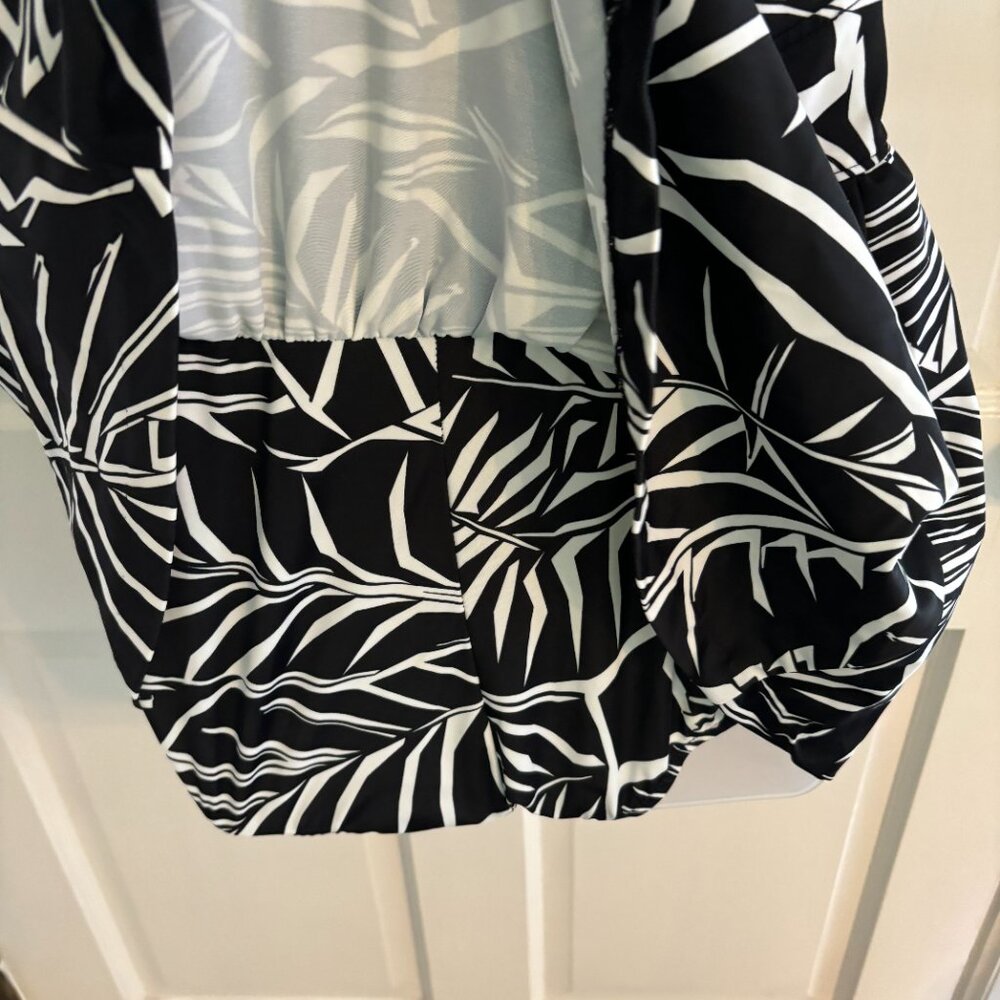 Ladies Black & White zebra skirted swimsuit - Picture 5 of 9